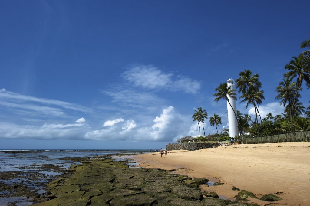 O serviço de translado é muito procurado para Praia do Forte, um dos lugares mais visitados pelos turistas.