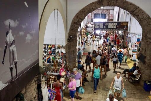 Área interna do Mercado Modelo em Salvador
