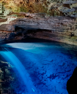 Poço Encantado y Poço Azul: Flotación en las Aguas Cristalinas de la Chapada Diamantina